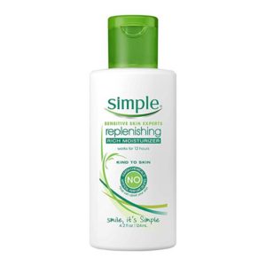 Vista frontal de un frasco de Hidratante Facial Simple Kind to Skin